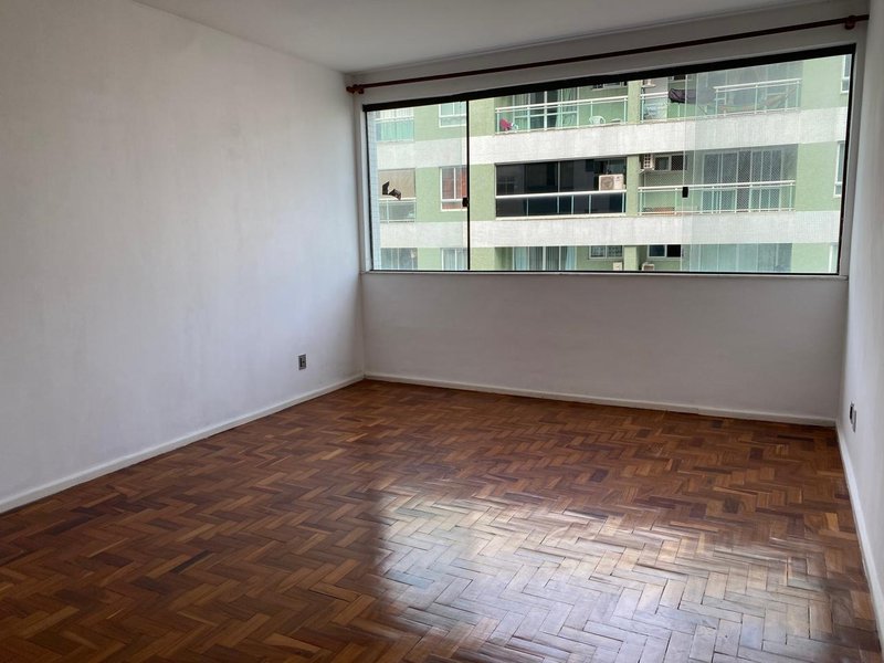 APARTAMENTO 3 QUARTOS SUÍTE DEPENDÊNCIA COMPLETA GARAGEM À VENDA NA BARRA! Rua Marquês de Caravelas Salvador - 