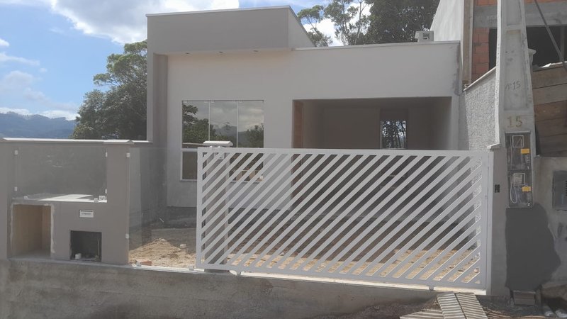 CASA COM 1 SUÍTE MAIS 2 DORMITÓRIOS EM DOM JOAQUIM  Brusque - 