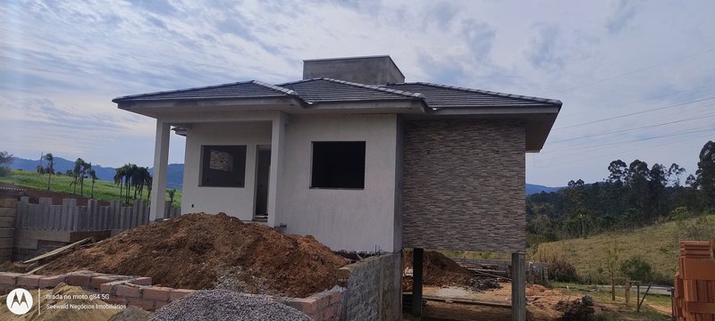 ✔️ Bel&iacute;ssima casa no centro de Presidente Lucena  Presidente Lucena - 