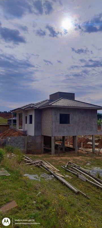 ✔️ Bel&iacute;ssima casa no centro de Presidente Lucena  Presidente Lucena - 