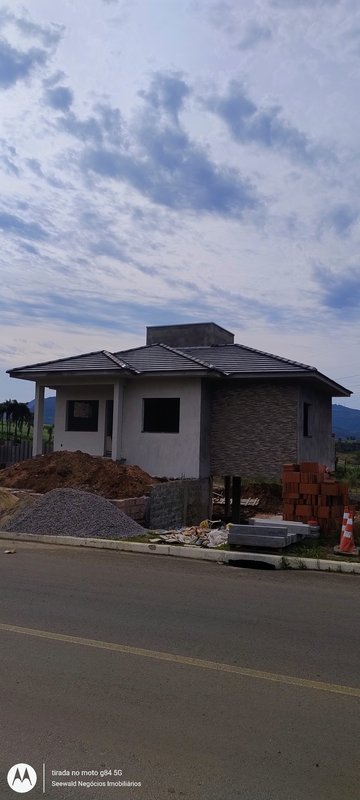 ✔️ Bel&iacute;ssima casa no centro de Presidente Lucena  Presidente Lucena - 