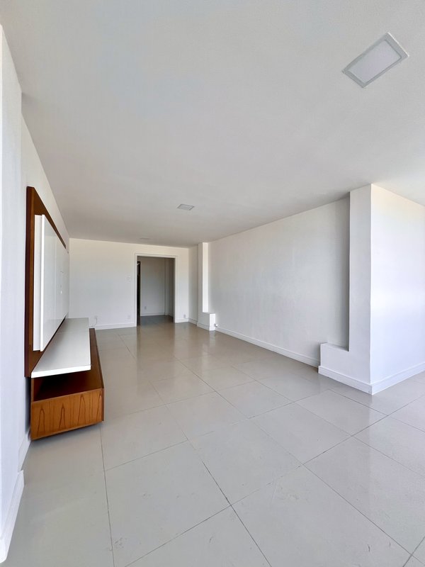 Apartamento frontal mar na Avenida do Pepê  Rio de Janeiro - 