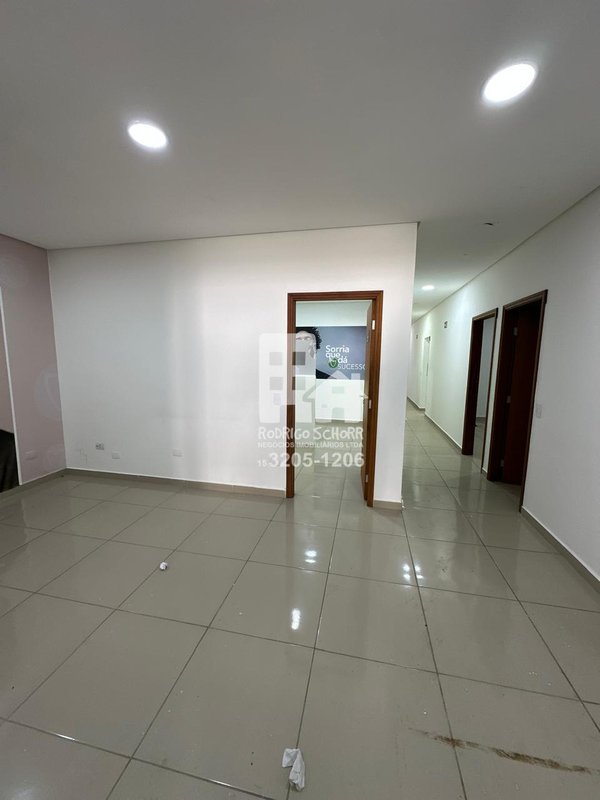 🏢 Espaço Comercial Urbano para Locação – Centro de Iperó/SP  Ipero - 