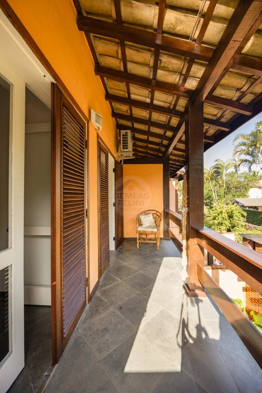 Casa em Condomínio na Praia de Barra do Una - À VENDA  São Sebastião - 