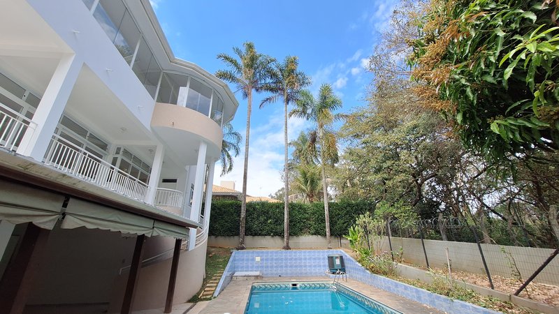 Casa com 4 quartos à venda, 433 m² por R$ 1.500.000 - Condomínio Saint Claire - Sorocaba Rua Amélio Mascella Sorocaba - 