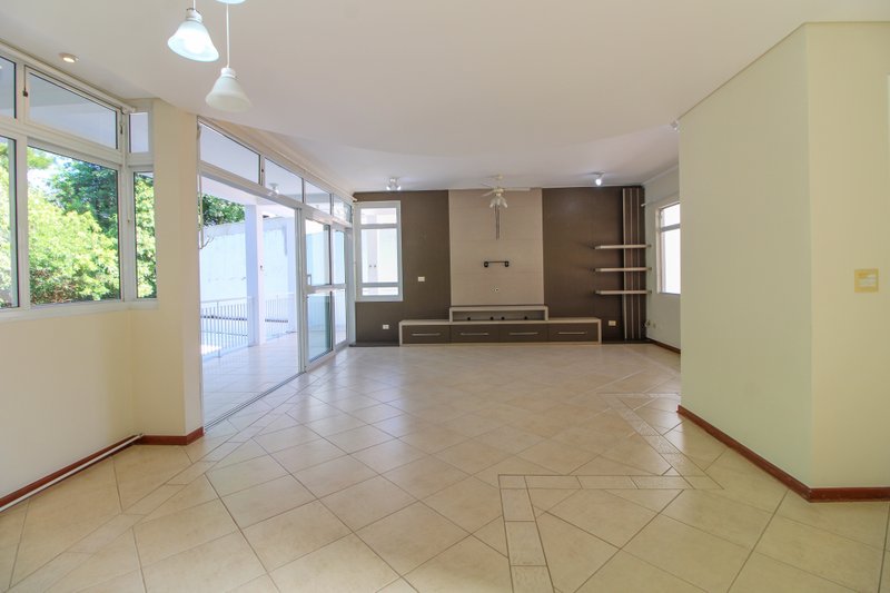 Casa com 4 quartos à venda, 433 m² por R$ 1.500.000 - Condomínio Saint Claire - Sorocaba Rua Amélio Mascella Sorocaba - 