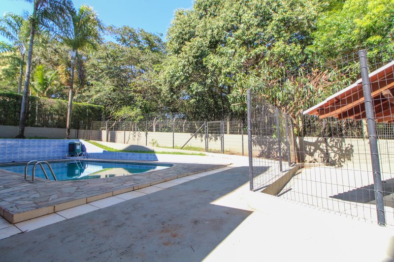 Casa com 4 quartos à venda, 433 m² por R$ 1.500.000 - Condomínio Saint Claire - Sorocaba Rua Amélio Mascella Sorocaba - 