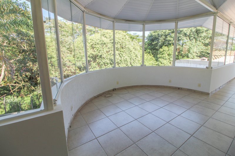 Casa com 4 quartos à venda, 433 m² por R$ 1.500.000 - Condomínio Saint Claire - Sorocaba Rua Amélio Mascella Sorocaba - 