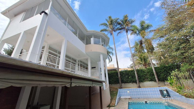 Casa com 4 quartos à venda, 433 m² por R$ 1.500.000 - Condomínio Saint Claire - Sorocaba Rua Amélio Mascella Sorocaba - 