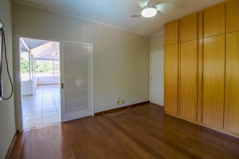 Casa com 4 quartos à venda, 433 m² por R$ 1.500.000 - Condomínio Saint Claire - Sorocaba Rua Amélio Mascella Sorocaba - 