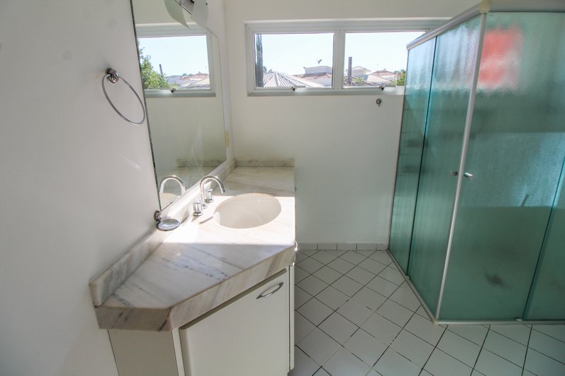 Casa com 4 quartos à venda, 433 m² por R$ 1.500.000 - Condomínio Saint Claire - Sorocaba Rua Amélio Mascella Sorocaba - 