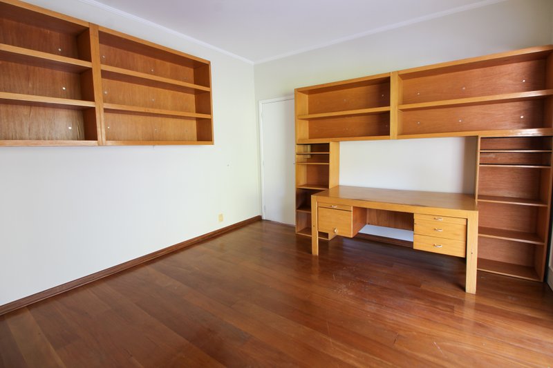 Casa com 4 quartos à venda, 433 m² por R$ 1.500.000 - Condomínio Saint Claire - Sorocaba Rua Amélio Mascella Sorocaba - 