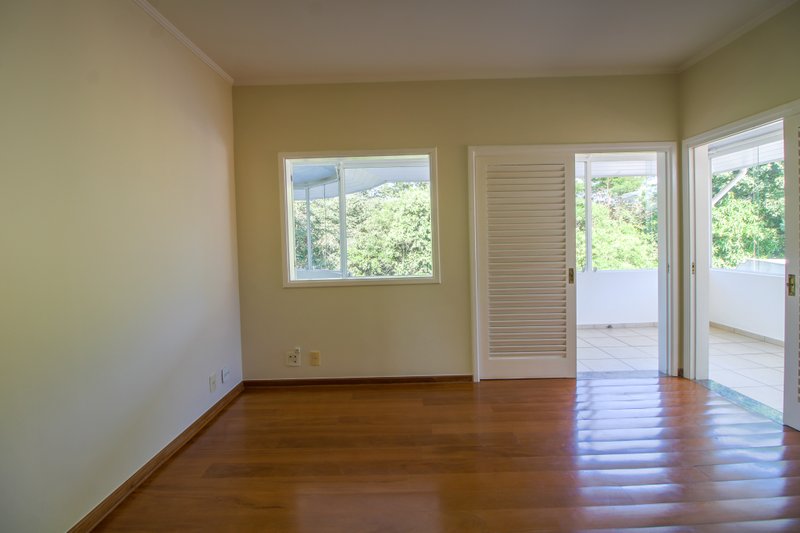 Casa com 4 quartos à venda, 433 m² por R$ 1.500.000 - Condomínio Saint Claire - Sorocaba Rua Amélio Mascella Sorocaba - 