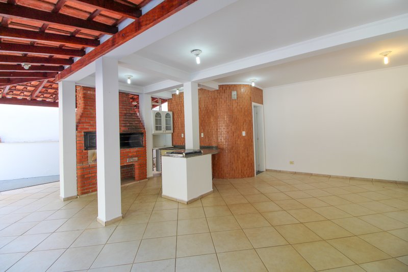 Casa com 4 quartos à venda, 433 m² por R$ 1.500.000 - Condomínio Saint Claire - Sorocaba Rua Amélio Mascella Sorocaba - 