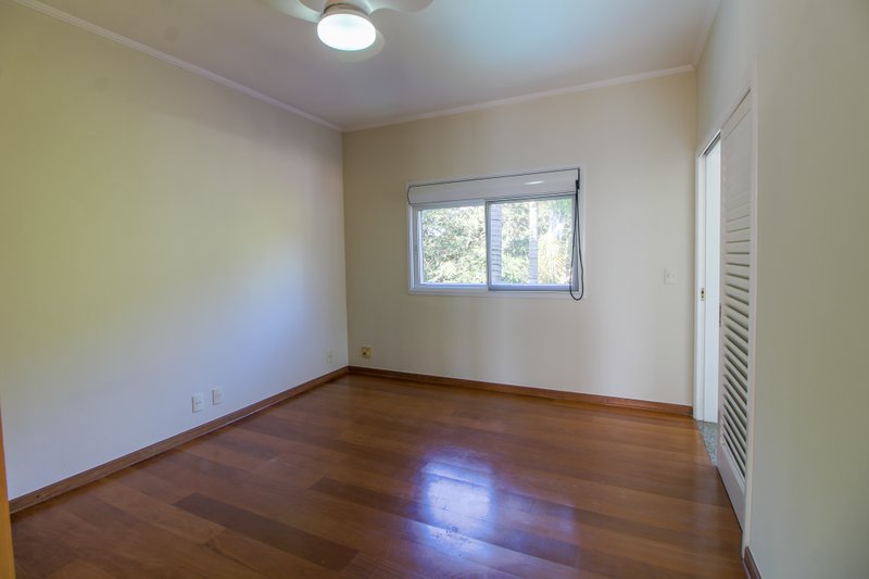 Casa com 4 quartos à venda, 433 m² por R$ 1.500.000 - Condomínio Saint Claire - Sorocaba Rua Amélio Mascella Sorocaba - 