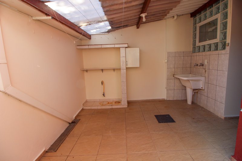 Casa com 4 quartos à venda, 433 m² por R$ 1.500.000 - Condomínio Saint Claire - Sorocaba Rua Amélio Mascella Sorocaba - 