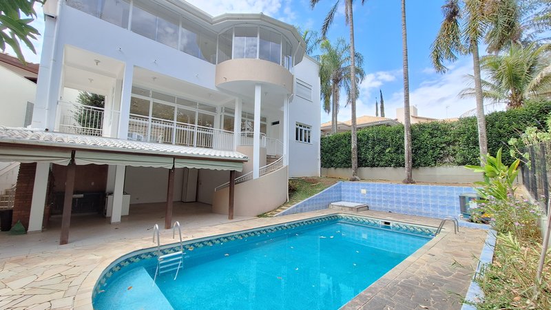 Casa com 4 quartos à venda, 433 m² por R$ 1.500.000 - Condomínio Saint Claire - Sorocaba Rua Amélio Mascella Sorocaba - 