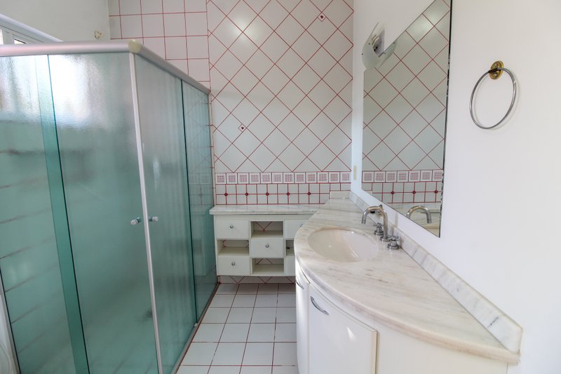 Casa com 4 quartos à venda, 433 m² por R$ 1.500.000 - Condomínio Saint Claire - Sorocaba Rua Amélio Mascella Sorocaba - 