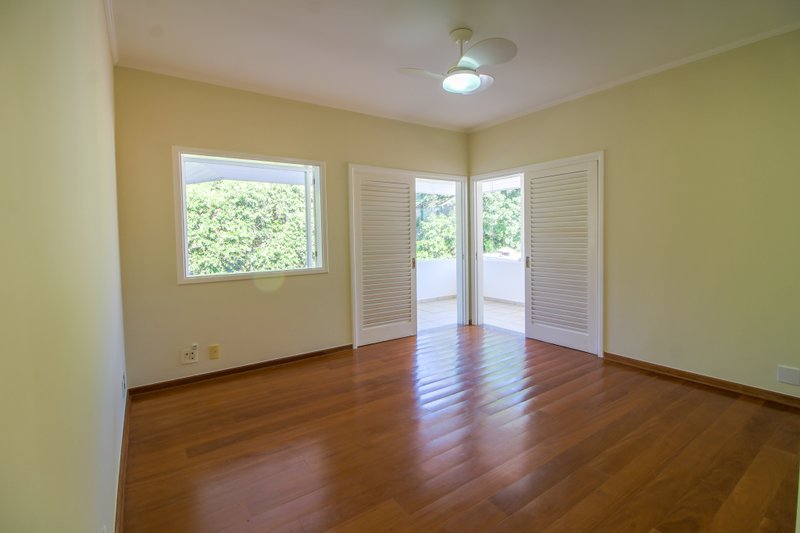 Casa com 4 quartos à venda, 433 m² por R$ 1.500.000 - Condomínio Saint Claire - Sorocaba Rua Amélio Mascella Sorocaba - 