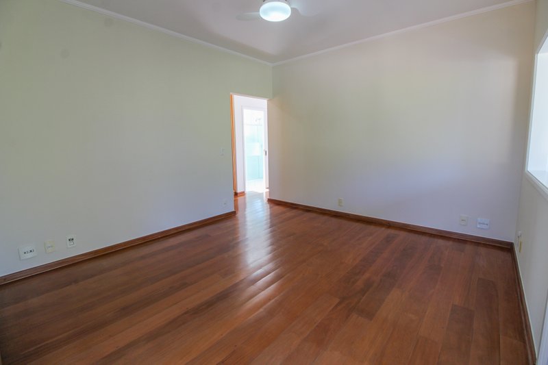 Casa com 4 quartos à venda, 433 m² por R$ 1.500.000 - Condomínio Saint Claire - Sorocaba Rua Amélio Mascella Sorocaba - 