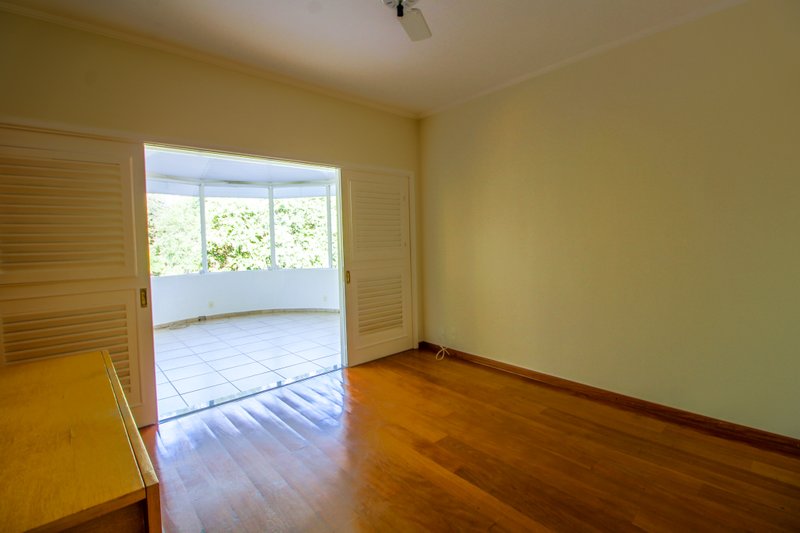 Casa com 4 quartos à venda, 433 m² por R$ 1.500.000 - Condomínio Saint Claire - Sorocaba Rua Amélio Mascella Sorocaba - 