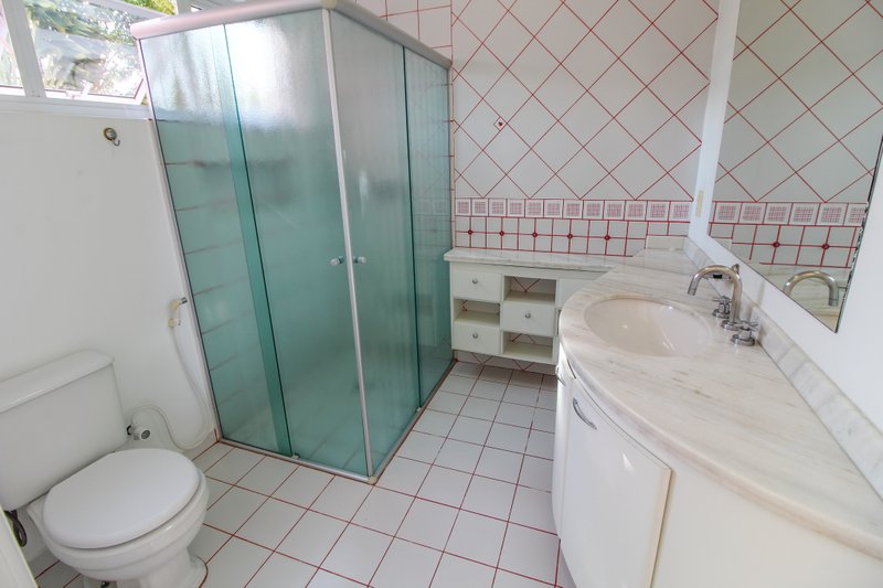 Casa com 4 quartos à venda, 433 m² por R$ 1.500.000 - Condomínio Saint Claire - Sorocaba Rua Amélio Mascella Sorocaba - 