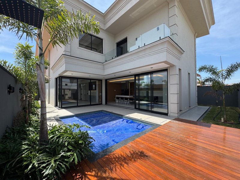 CASA NEOCLÁSSICA COM AUTOMAÇÃO À VENDA NO ARBORAIS, REGIÃO DO ALPHAVILLE, CAMPINAS-SP Avenida Marcelo Fiolo Pupo de Campos Ferreira Campinas - 