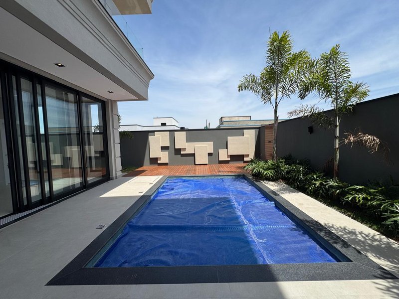 CASA NEOCLÁSSICA COM AUTOMAÇÃO À VENDA NO ARBORAIS, REGIÃO DO ALPHAVILLE, CAMPINAS-SP Avenida Marcelo Fiolo Pupo de Campos Ferreira Campinas - 