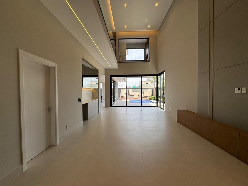 CASA NEOCLÁSSICA COM AUTOMAÇÃO À VENDA NO ARBORAIS, REGIÃO DO ALPHAVILLE, CAMPINAS-SP Avenida Marcelo Fiolo Pupo de Campos Ferreira Campinas - 