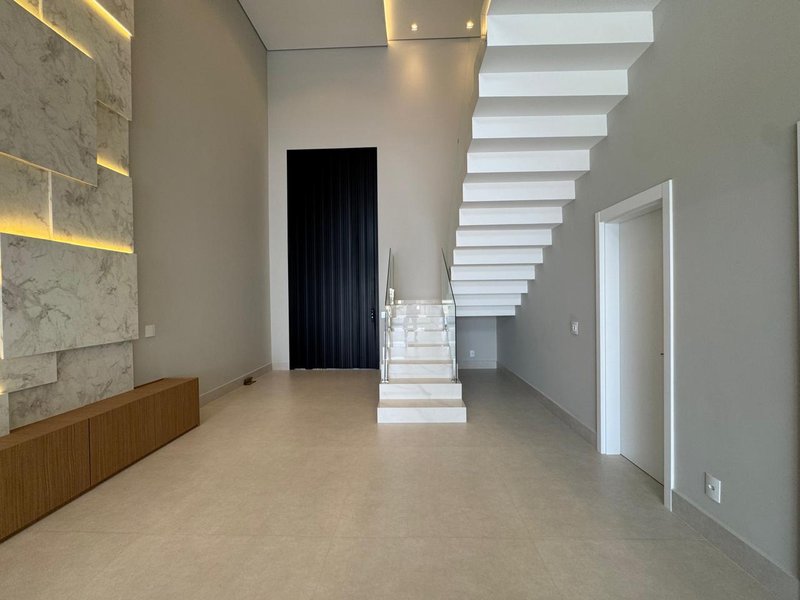 CASA NEOCLÁSSICA COM AUTOMAÇÃO À VENDA NO ARBORAIS, REGIÃO DO ALPHAVILLE, CAMPINAS-SP Avenida Marcelo Fiolo Pupo de Campos Ferreira Campinas - 