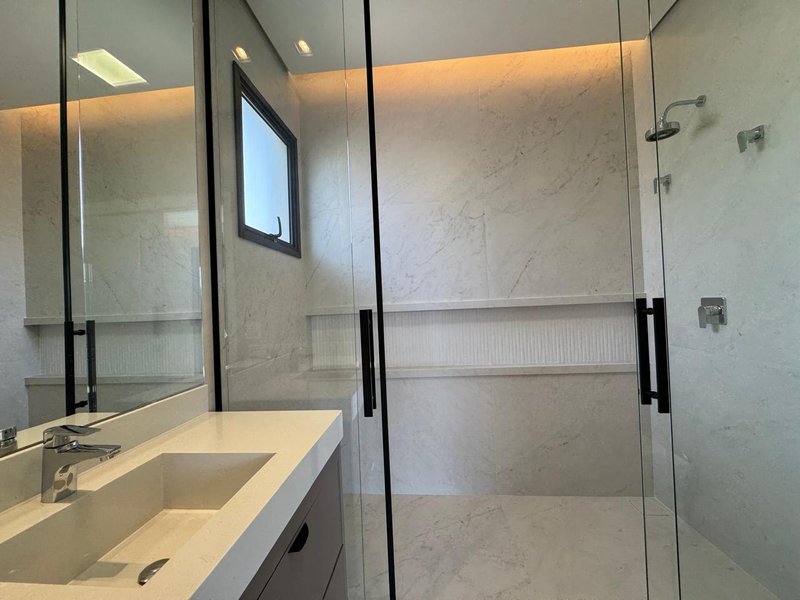 CASA NEOCLÁSSICA COM AUTOMAÇÃO À VENDA NO ARBORAIS, REGIÃO DO ALPHAVILLE, CAMPINAS-SP Avenida Marcelo Fiolo Pupo de Campos Ferreira Campinas - 