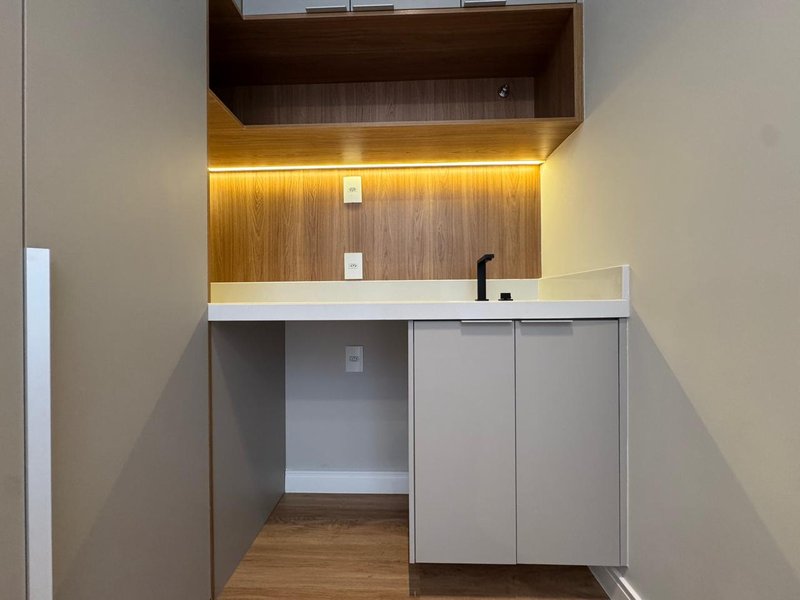 CASA NEOCLÁSSICA COM AUTOMAÇÃO À VENDA NO ARBORAIS, REGIÃO DO ALPHAVILLE, CAMPINAS-SP Avenida Marcelo Fiolo Pupo de Campos Ferreira Campinas - 