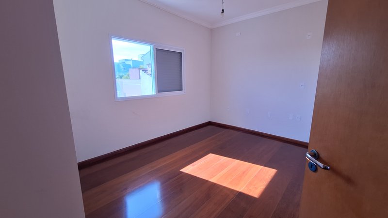 Casa à venda, 243m - 4 Dorm. 2 Suites - R$ 950.000 - Cond. Golden Park Residence - Sorocab Rua Maria Ignes Marins Daemon Sorocaba - 