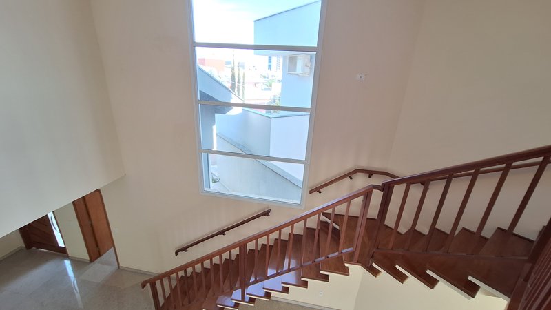 Casa à venda, 243m - 4 Dorm. 2 Suites - R$ 950.000 - Cond. Golden Park Residence - Sorocab Rua Maria Ignes Marins Daemon Sorocaba - 