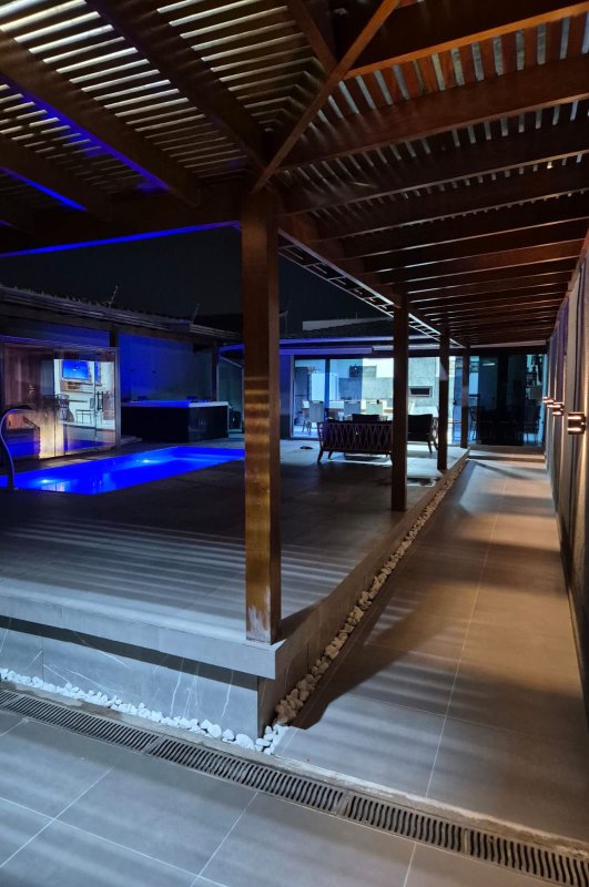 🏡 OPORTUNIDADE — Casa térrea a 200 m da praia  Caraguatatuba - 