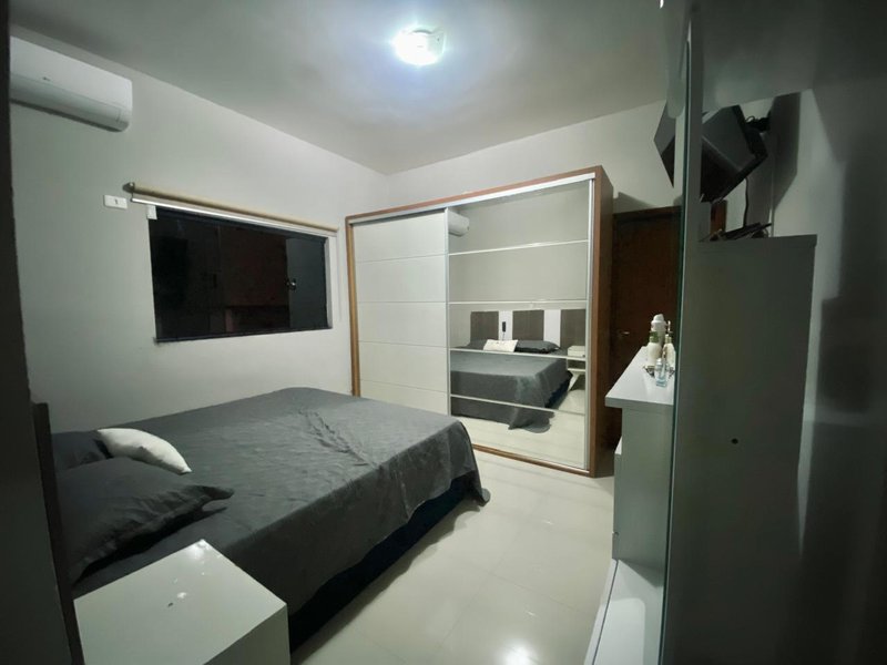 🏡 OPORTUNIDADE — Casa térrea a 200 m da praia  Caraguatatuba - 