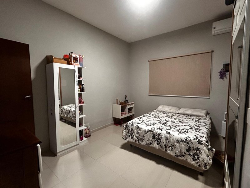 🏡 OPORTUNIDADE — Casa térrea a 200 m da praia  Caraguatatuba - 