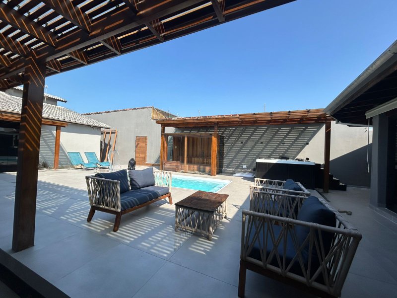 🏡 OPORTUNIDADE — Casa térrea a 200 m da praia  Caraguatatuba - 