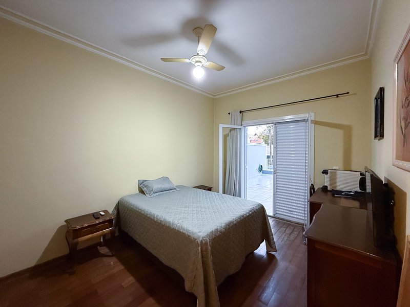 Casa à venda com 3 quartos, 243m2 - R$ 1.380.000 - Granja Olga II -Sorocaba/SP Rua Maria Cecília França Luz Sorocaba - 