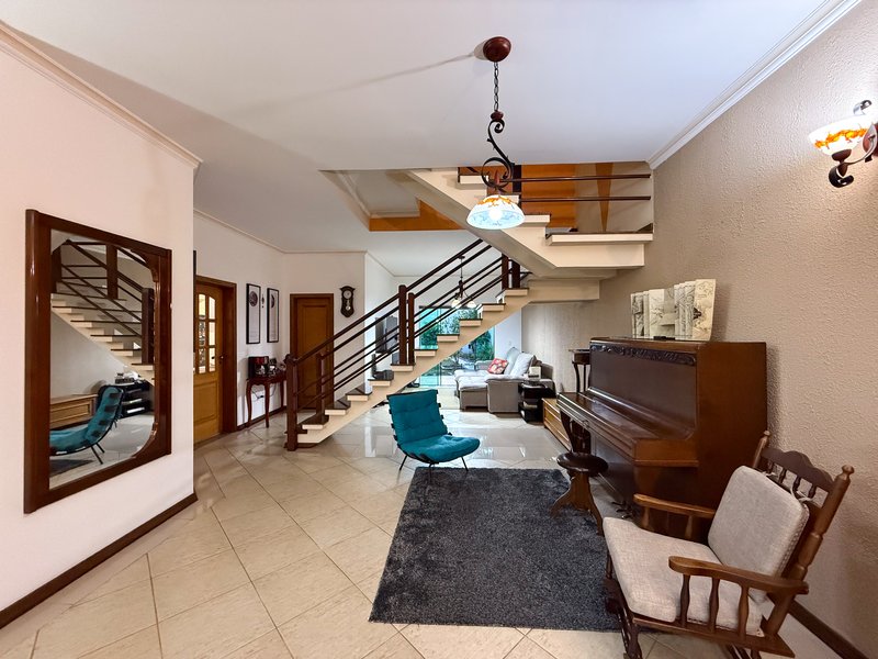 Casa à venda com 3 quartos, 243m2 - R$ 1.380.000 - Granja Olga II -Sorocaba/SP Rua Maria Cecília França Luz Sorocaba - 