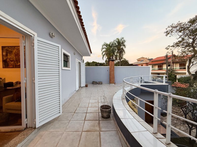 Casa à venda com 3 quartos, 243m2 - R$ 1.380.000 - Granja Olga II -Sorocaba/SP Rua Maria Cecília França Luz Sorocaba - 