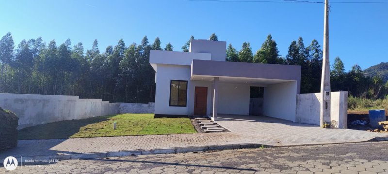 ✔️ Linda casa em Presidente Lucena  Presidente Lucena - 
