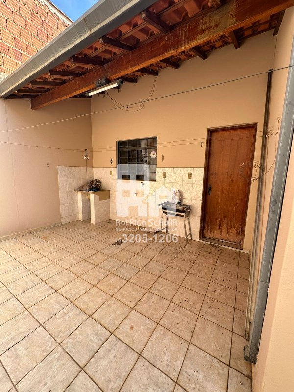 Casa excelente para locação com 2 quartos – Jardim Manoel de Abreu  Tatuí - 