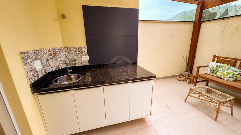 Casa em condomínio na charmosa Praia de Santiago - LOCAÇÃO ANUAL E VENDA  São Sebastião - 