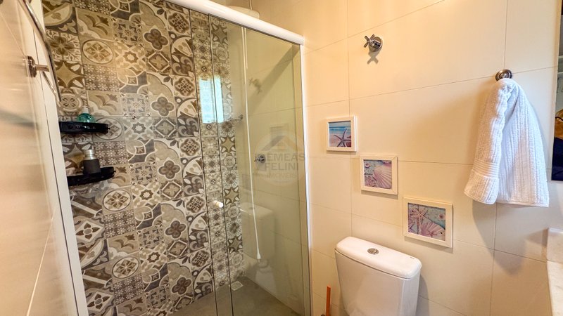 Casa em condomínio na charmosa Praia de Santiago - LOCAÇÃO ANUAL E VENDA  São Sebastião - 