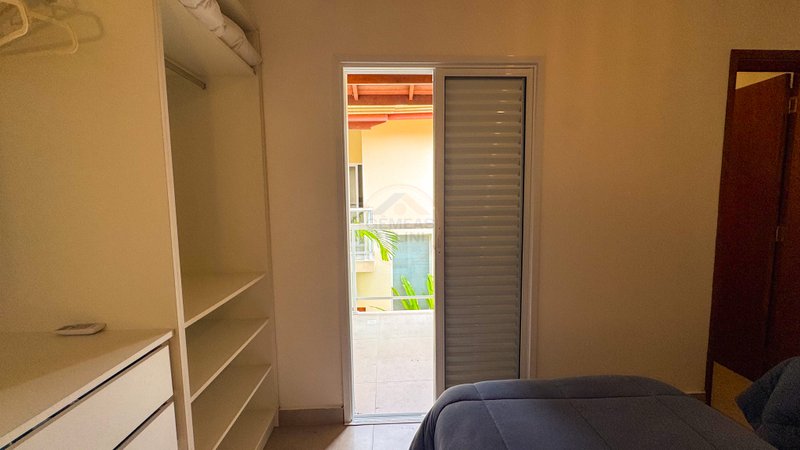 Casa em condomínio na charmosa Praia de Santiago - LOCAÇÃO ANUAL E VENDA  São Sebastião - 