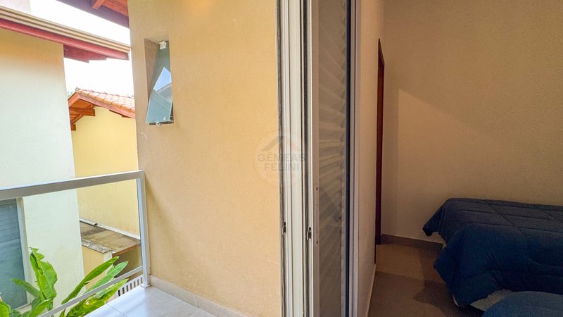 Casa em condomínio na charmosa Praia de Santiago - LOCAÇÃO ANUAL E VENDA  São Sebastião - 