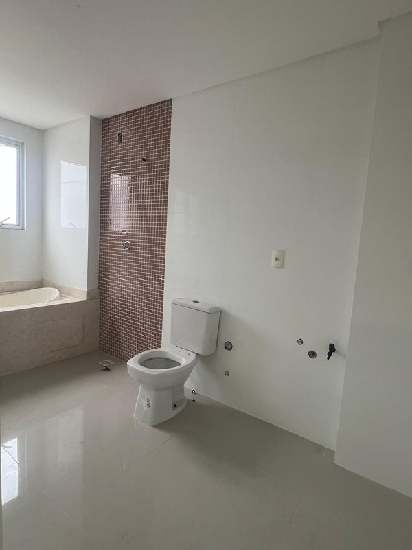 Cobertura Duplex – Edifício Central Park, Itapema/SC Rua 138 Itapema - 