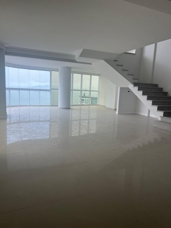 Cobertura Duplex – Edifício Central Park, Itapema/SC Rua 138 Itapema - 