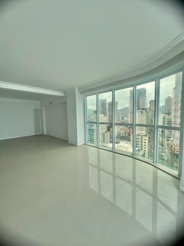 Cobertura Duplex – Edifício Central Park, Itapema/SC Rua 138 Itapema - 